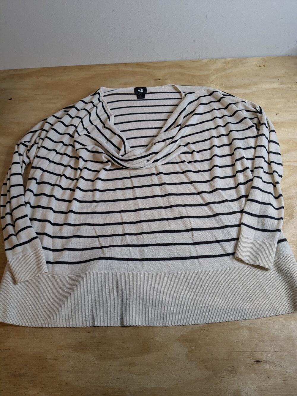 H&M Women's Sweater Sz M/L Medium White Black Stripe Long Sleeve Scoop Neck Top